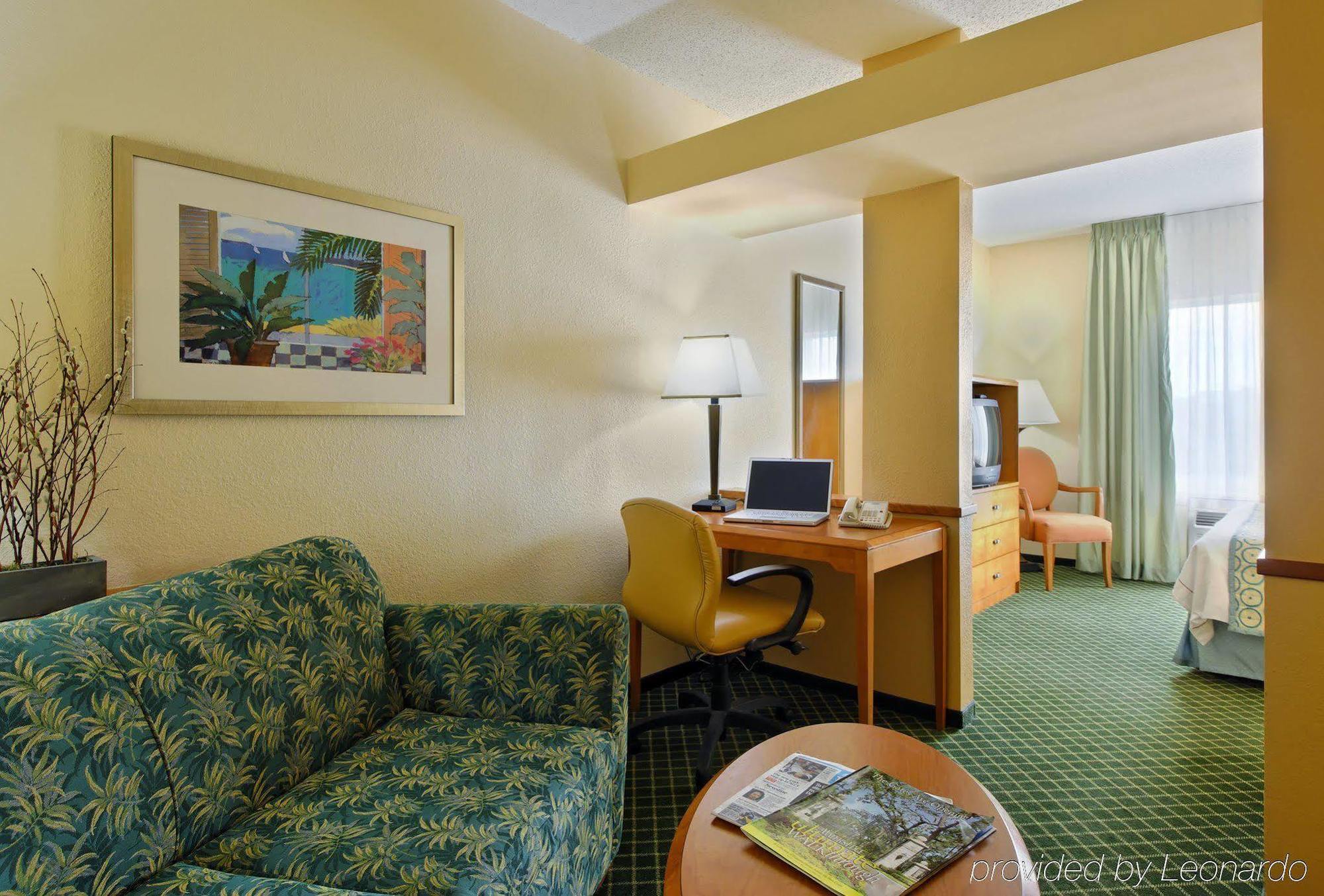 Fairfield Inn And Suites Jacksonville Beach Exterior photo