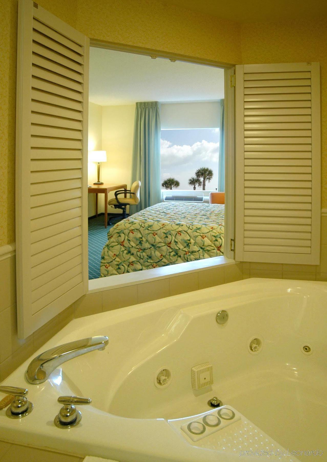 Fairfield Inn And Suites Jacksonville Beach Room photo